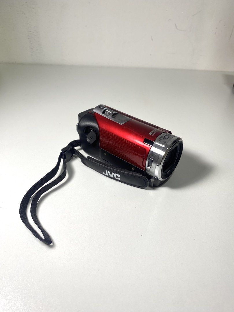 JVC Everio GZ-E600-R Camcorder Red (Category: Video Cameras) located in Quezon City. Submitted by helloclassiques (Listing ID 1469026980, Image 2). Description: ִֶָ𓂃 ࣪˖ ִֶָ🐇་༘࿐ JVC Everio GZ-E600-R 🌟All buttons are working. Clean lens. Touchscreen LCD— no ghost touch. 270° rotatable/flip-out screen. No issue. Specs: With 32 GB internal memory CMOS sensor 40x optical and 60x dynamic zoom Konica Minolta HD Lens AVCHD Full HD (1920 x 1080) Uses S