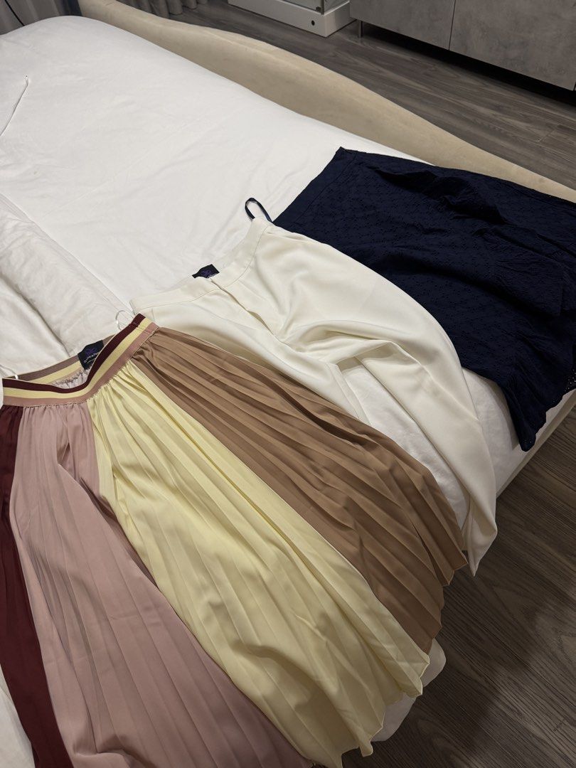 Kamiseta Plains & Prints set (Category: Skirts) located in Makati City. Submitted by chic_cheap_closet (Listing ID 1469147991, Image 1). Description: Bundle only.