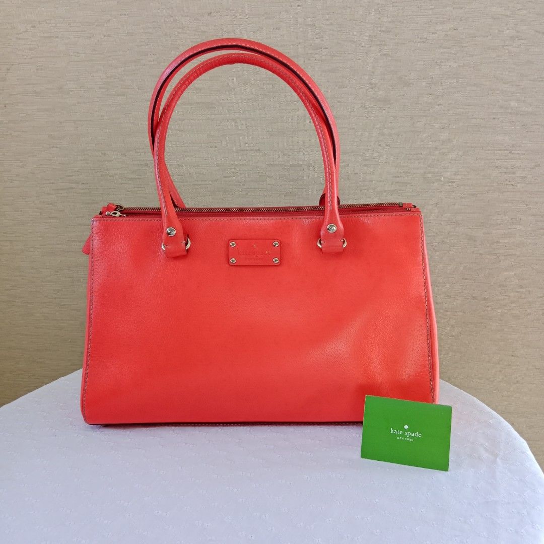 KATE SPADE NY WELLESLY TOTE BAG (Category: Tote Bags) located in Caloocan City. Submitted by rackeyyyy (Listing ID 1469010119, Image 1). Description: .