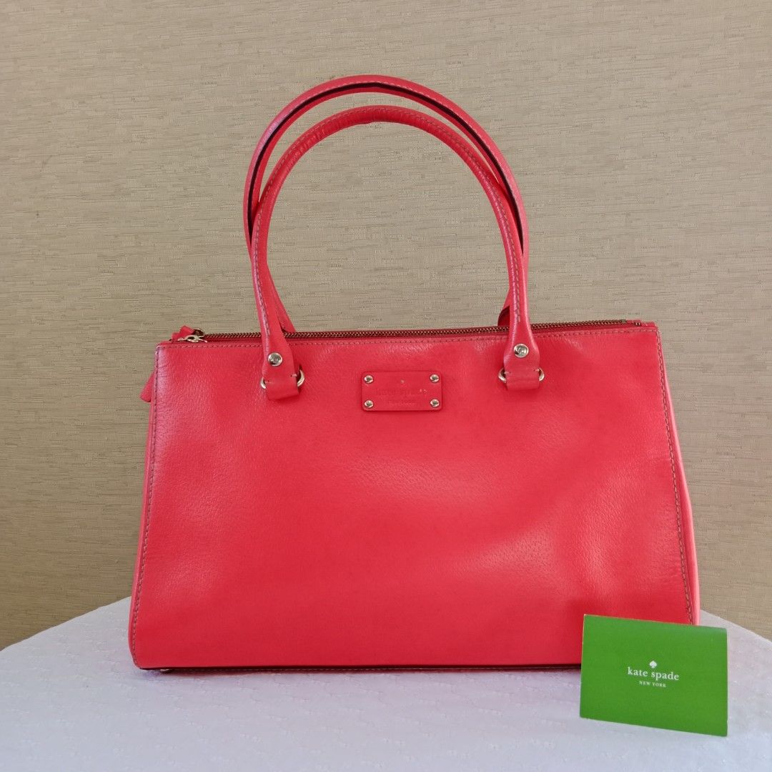 KATE SPADE NY WELLESLY TOTE BAG (Category: Tote Bags) located in Caloocan City. Submitted by rackeyyyy (Listing ID 1469010119, Image 2). Description: .