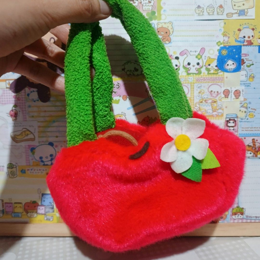 Kawaii Ringo Mini Bag (Category: Purses & Pouches) located in San Pablo. Submitted by oreospicks (Listing ID 1468947155, Image 1). Description: .