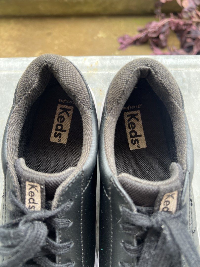 Keds Black Leather US 5 (Category: Sneakers) located in Tanauan. Submitted by abhieyah06 (Listing ID 1468936034, Image 3). Description: Masikip na sya sakin. Di na nasusuot sayang nasa cabinet lang. Mode of payment: Gcash.