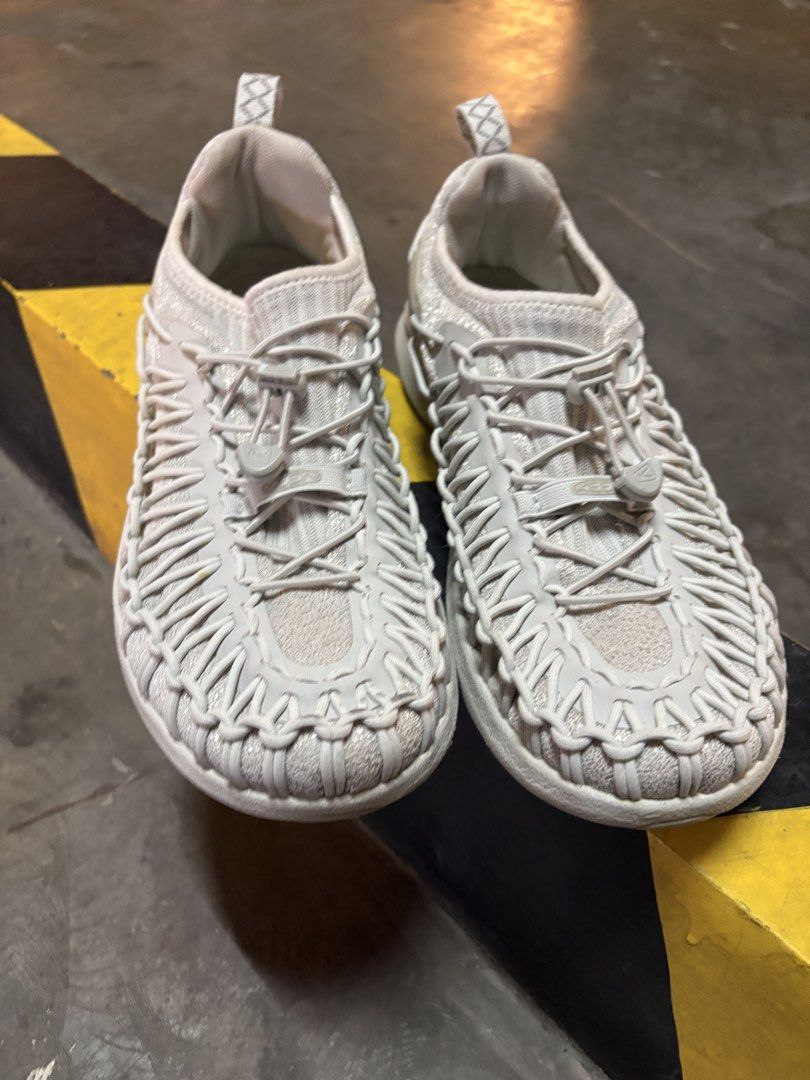 Keen Uneek Snk US 10/ 28cm (Category: Casual Shoes) located in Makati City. Submitted by hegotgame99 (Listing ID 1469077394, Image 2). Description: - Brand: KEEN - Model: Keen Uneek Snk US 10/ 28cm - Color: Off-White - Features: Woven cord upper with stretchy knit inner sock - Closure: Bungee lace system with heel pull tabs - Sole: Lightweight foam for all-day comfort - Style: Minimalist outdoor aesthetic.