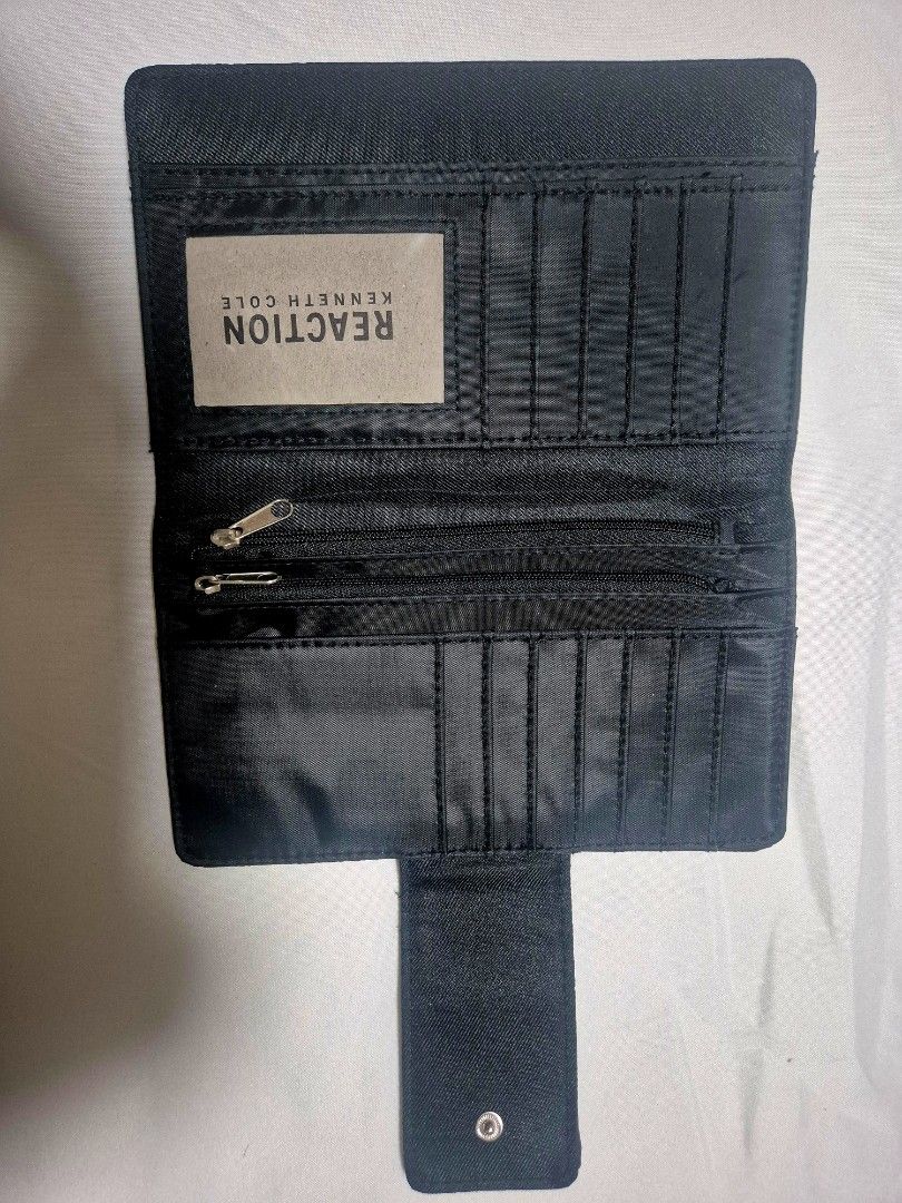Kenneth Cole wallet (Category: Purses & Pouches) located in Cainta. Submitted by edison29.tiger (Listing ID 1468961920, Image 3). Description: Brand new Kenneth Cole wallet.