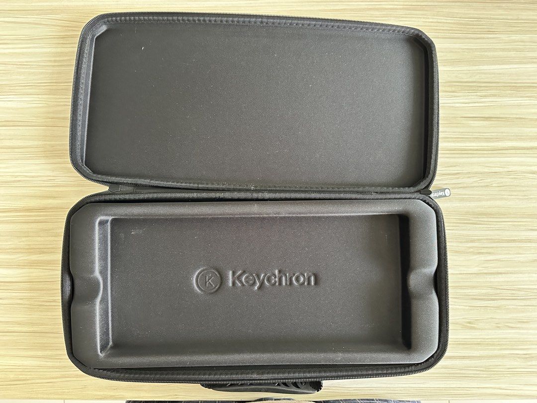 Keychron Keyboard Case (Category: Cases & Sleeves) located in Mandaluyong City. Submitted by jokrm (Listing ID 1468931733, Image 2). Description: Keychron Keyboard Carrying Case - Q1 - V1 - V1 Max - Q1 Pro - Q1 Max - Q1 HE Size: 420 x 199 x 55 mm.