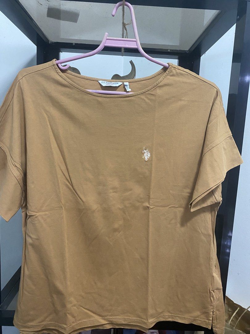 Khaki Cotton Tees (Category: Shirts) located in Quezon City. Submitted by zaffiro98 (Listing ID 1468991384, Image 1). Description: fits L to XL Bustline 41” Waistline 41” Length 23” .