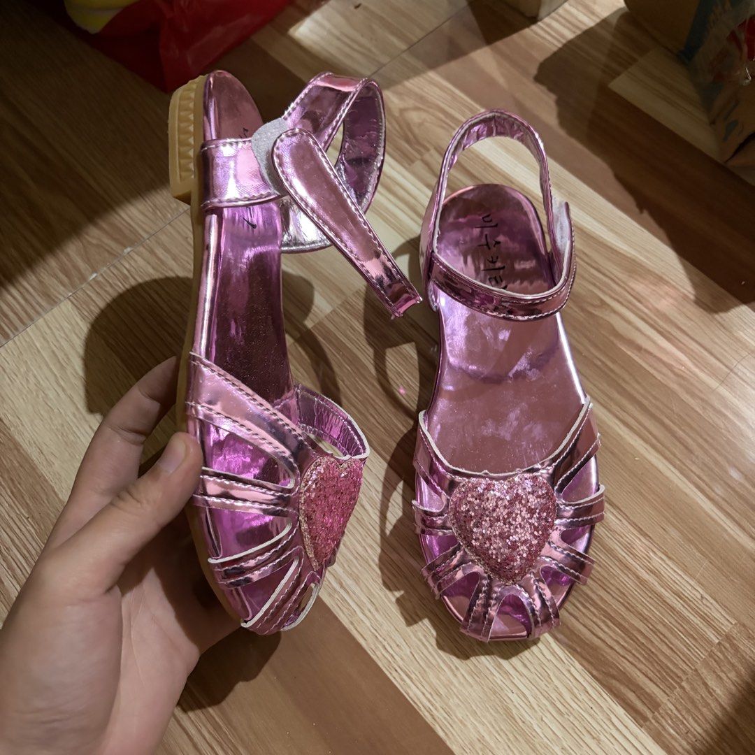 Kids pink shimmer flats open toe (Category: Flats & Sandals) located in Baguio. Submitted by suffering (Listing ID 1469127624, Image 2). Description: Baguio .