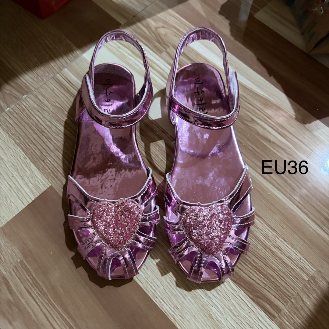 Kids pink shimmer flats open toe (Category: Flats & Sandals) located in Baguio. Submitted by suffering (Listing ID 1469127624, Image 1). Description: Baguio .