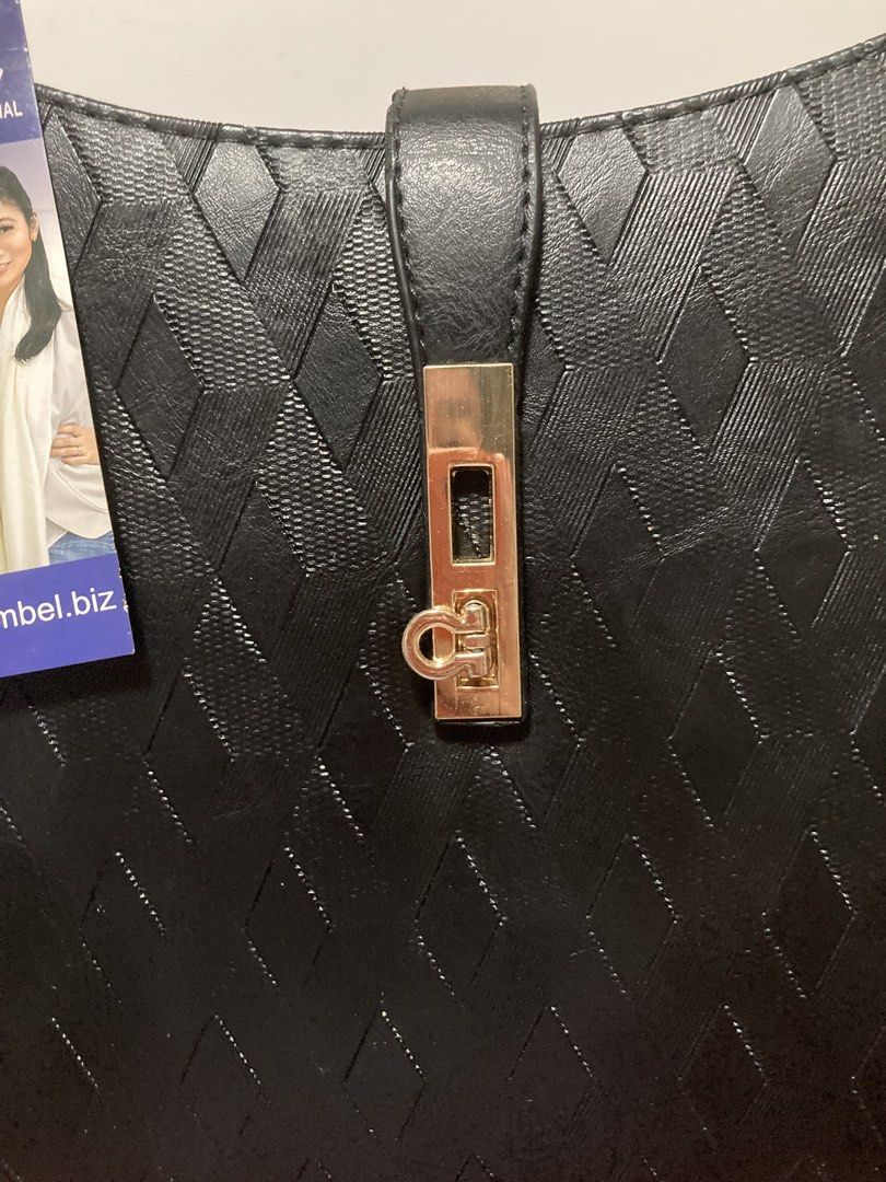 KIMBEL (Category: Shoulder Bags) located in Taytay. Submitted by benandsolcloset (Listing ID 1468961961, Image 3). Description: Original kimbel bought in SM Brandnew but since hindi nagamit nagkaroon ng minimal flaws original price 1799.75.