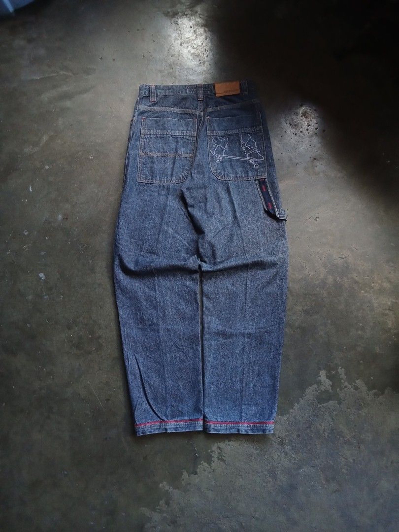 Kisson Y2K big pocket (Category: Jeans) located in Lipa City. Submitted by -mon27thrift14 (Listing ID 1469030609, Image 2). Description: .