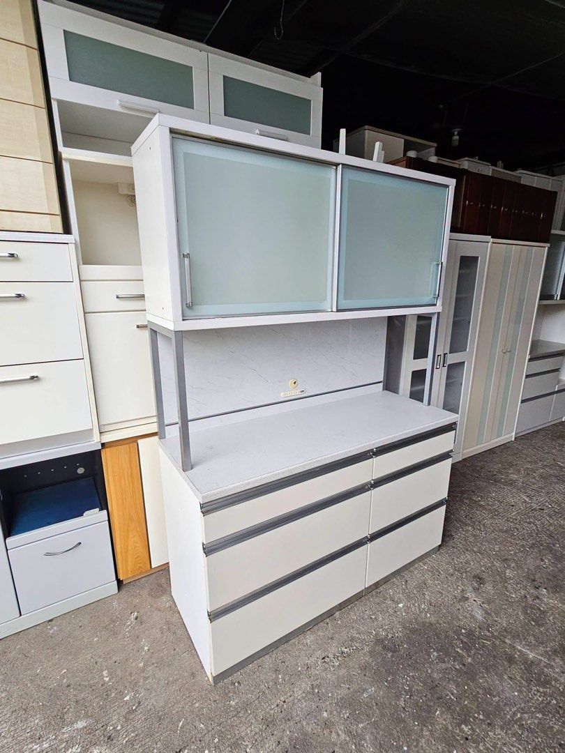 Kitchen Cabinet‼️₱12,800‼️ (Category: Shelves, Cabinets & Racks) located in Quezon City. Submitted by ledamadel (Listing ID 1468931851, Image 3). Description: Kitchen Cabinet‼️₱12,800‼️ ✔L-55 H-79 W-21.5 inches 📏 ✔2 Sliding Doors & 6 Drawers 🗄 ✔️Socket Ready 🔌 ✔Laminated 🔖 ✔️Compress & Plywood Back! 💢 ✔Scratches As-is! 👌 Location: 40 Aplaya St Napocor Vill. Tandang Sora Quezon City. For inquiry please Pm us or Call. 09066885859 Please like 