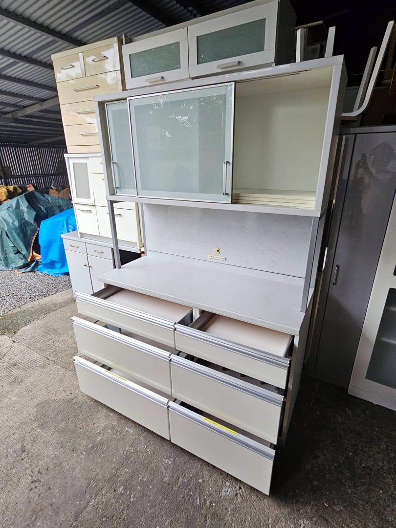 Kitchen Cabinet‼️₱12,800‼️ (Category: Shelves, Cabinets & Racks) located in Quezon City. Submitted by ledamadel (Listing ID 1468931851, Image 2). Description: Kitchen Cabinet‼️₱12,800‼️ ✔L-55 H-79 W-21.5 inches 📏 ✔2 Sliding Doors & 6 Drawers 🗄 ✔️Socket Ready 🔌 ✔Laminated 🔖 ✔️Compress & Plywood Back! 💢 ✔Scratches As-is! 👌 Location: 40 Aplaya St Napocor Vill. Tandang Sora Quezon City. For inquiry please Pm us or Call. 09066885859 Please like 