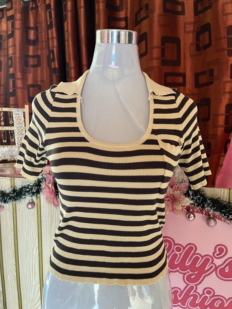 knitted chocobrown&beige top (Category: Blouses) located in Manila. Submitted by myapparelshop (Listing ID 1468981074, Image 1). Description: .