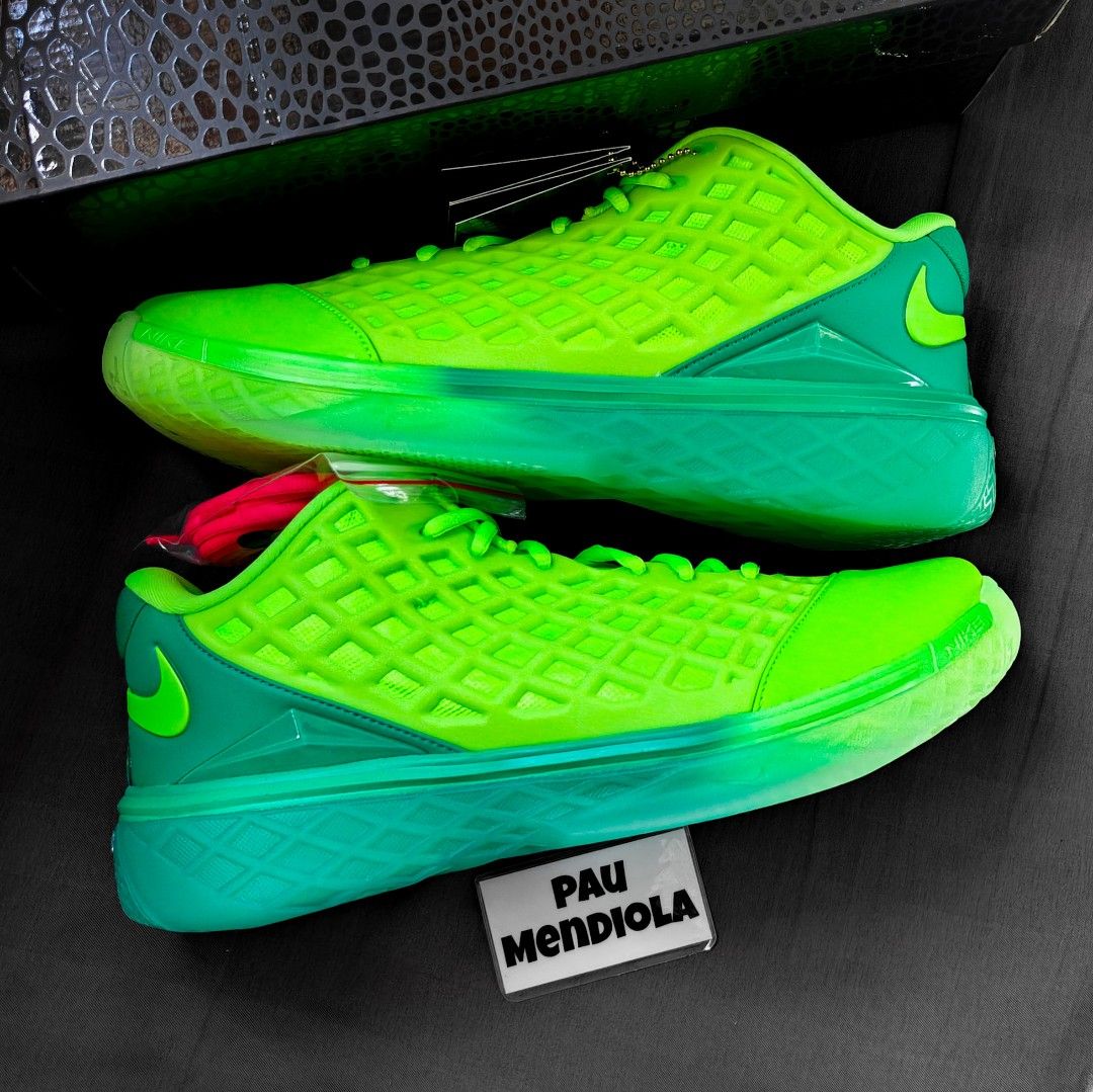 Kobe 3 Low Protro "Grinch" (size 10.5) (Category: Sneakers) located in Pasig City. Submitted by paumendiola (Listing ID 1469019584, Image 1). Description: WTS Kobe 3 Low Protro "Grinch" Size 10.5 Brand new complete with box and receipt Titan release ₱ 8,990 only‼️firm (SRP 10,495) Money back if proven fake Location: Pasig/Cainta Open for meet-ups Shipping via Lalamove/J&T/JRS.