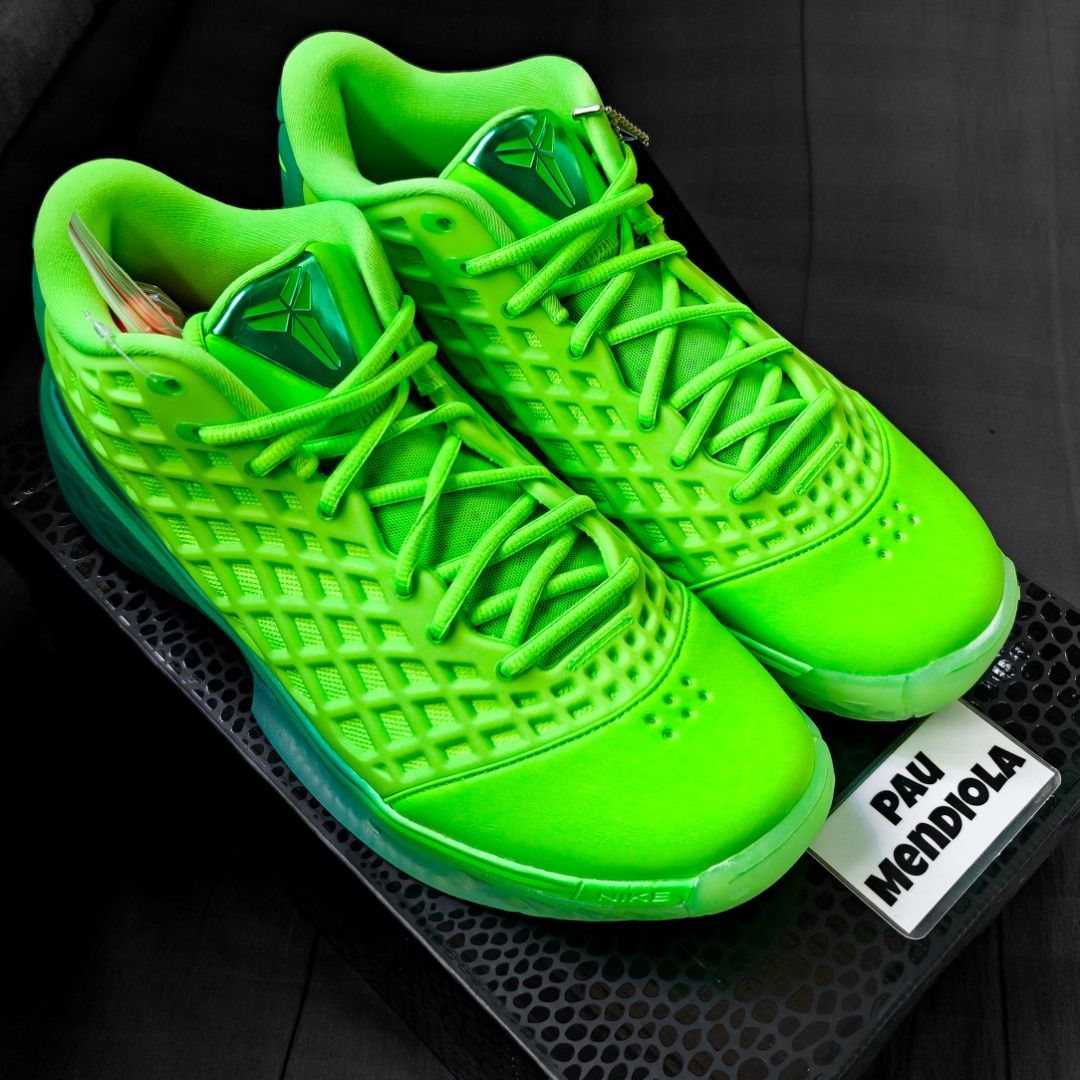 Kobe 3 Low Protro "Grinch" (size 10.5) (Category: Sneakers) located in Pasig City. Submitted by paumendiola (Listing ID 1469019584, Image 2). Description: WTS Kobe 3 Low Protro "Grinch" Size 10.5 Brand new complete with box and receipt Titan release ₱ 8,990 only‼️firm (SRP 10,495) Money back if proven fake Location: Pasig/Cainta Open for meet-ups Shipping via Lalamove/J&T/JRS.