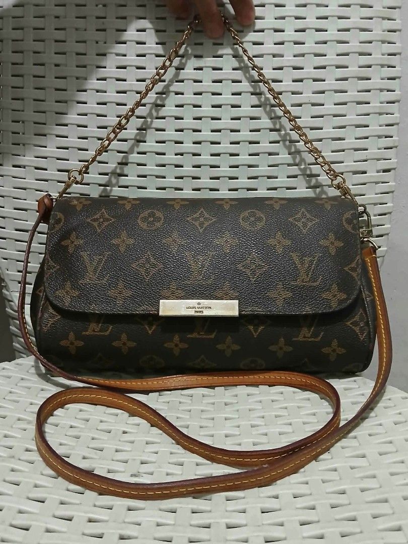 L V MONO GRAM SHOULDER BAG🔥❤️ (Category: Activewear) located in Manila. Submitted by jecelstylebags (Listing ID 1469006750, Image 1). Description: L V MONO GRAM SHOULDER BAG🔥❤️.