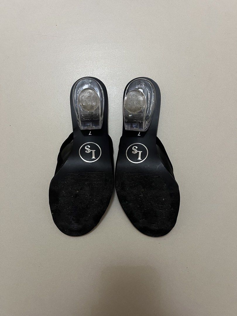 La Soledad Studios The Naples Black Mesh Peep Toe Heels Size 7 (Category: Heels) located in Makati City. Submitted by samsafsav (Listing ID 1469068576, Image 3). Description: - Size: 7 (see size chart, last photo) - Reason for Selling: Size runs a bit small for my size 7, wide feet. I was able to wear it a handful of times though! - Condition: Minor wear on bottom soles from previous use..