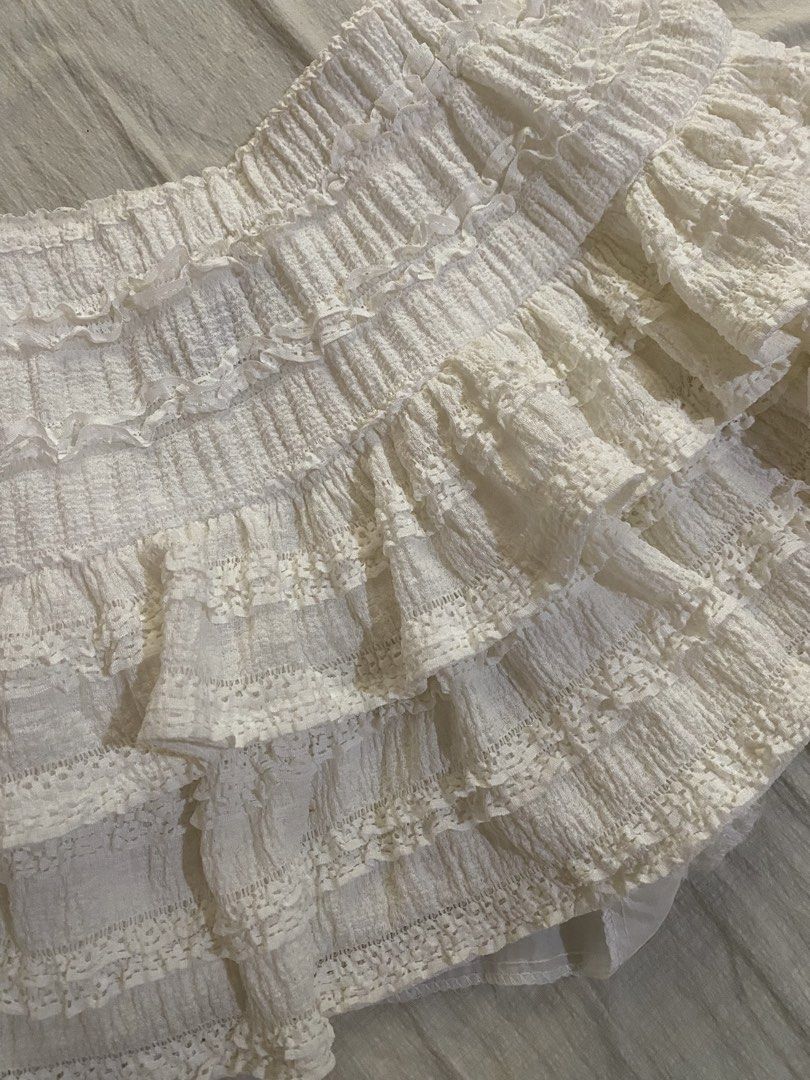 Kiabi Lace Ruffle Mini Skirt (Category: Skirts) located in Iloilo. Submitted by chelseyywz (Listing ID 1468942053, Image 3). Description: Used once only. Small on tag. With inner shorts, very pretty in actual ❤️.