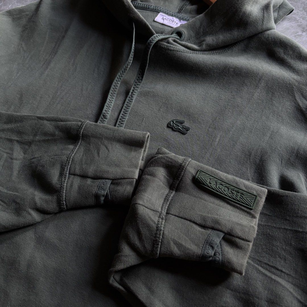 Lacoste Activewear Crop Jacket (Category: Activewear) located in Polomolok. Submitted by kuishh (Listing ID 1469132543, Image 2). Description: Good for pickle or jogging etc.. Washed.