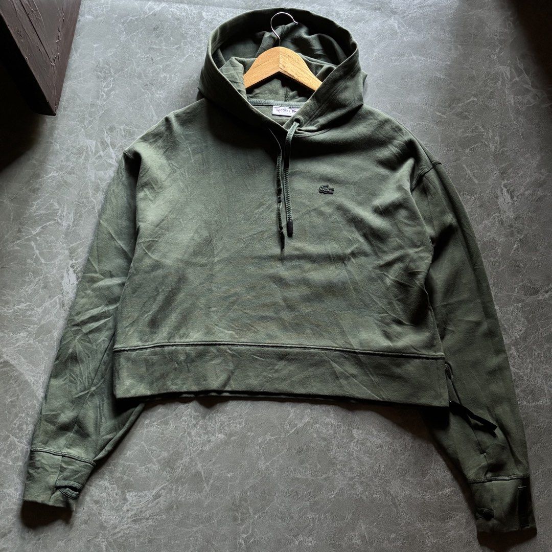 Lacoste Activewear Crop Jacket (Category: Activewear) located in Polomolok. Submitted by kuishh (Listing ID 1469132543, Image 1). Description: Good for pickle or jogging etc.. Washed.