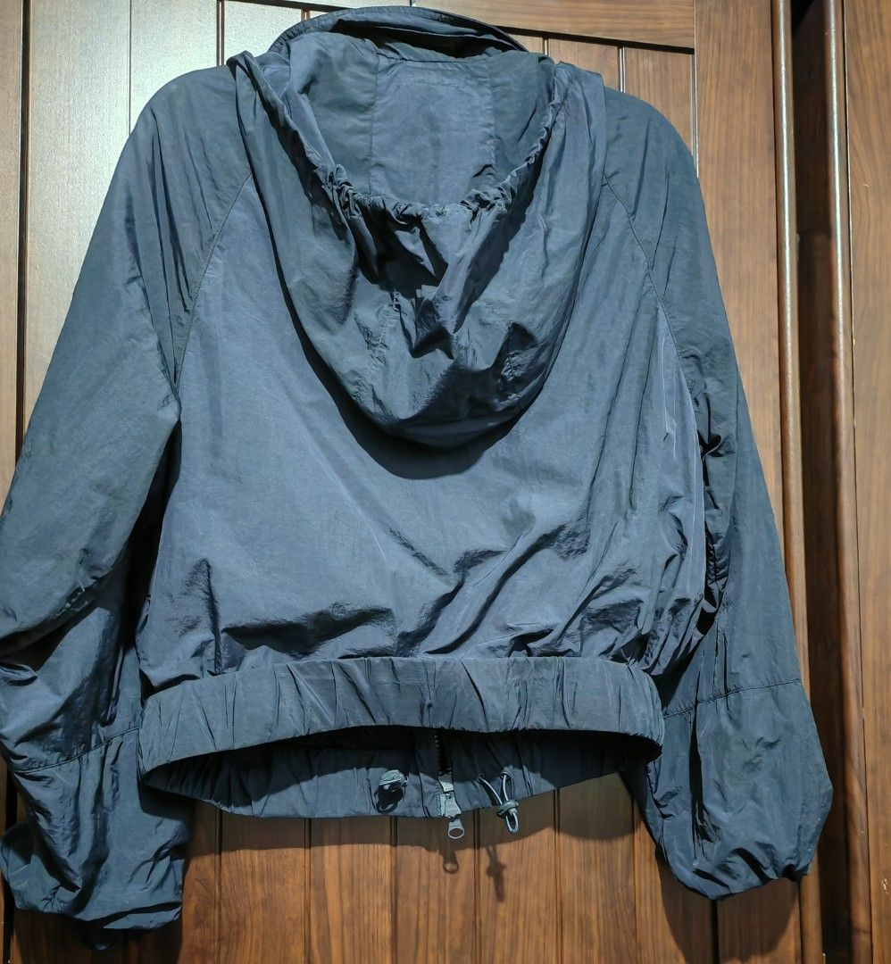 Lacoste Navy Blue Windbreaker Jacket Size 34 (Category: Coats, Jackets and Outerwear) located in Quezon City. Submitted by sashasarisarishoppe (Listing ID 1469012835, Image 2). Description: - Brand: Lacoste - Item: Lightweight Windbreaker Jacket - Color: Navy Blue - Size: 34 - Features: Full zip front, adjustable hood, mesh lining, two side zippered pockets, elasticated cuffs and hem, iconic embroidered green crocodile logo.