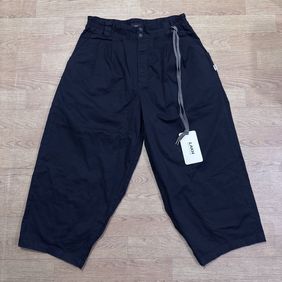 Lakh Wide Pants (Category: Jeans) located in Imus. Submitted by casterhitz (Listing ID 1468932021, Image 1). Description: Large Waist 32-36 Length 42 Leg opening 10 No issue Excellent condition .