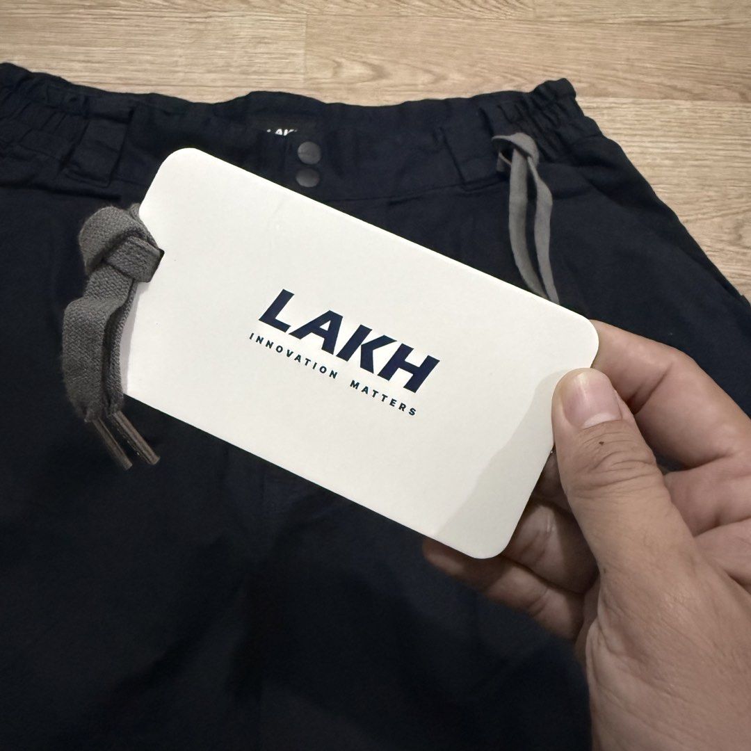 Lakh Wide Pants (Category: Jeans) located in Imus. Submitted by casterhitz (Listing ID 1468932021, Image 3). Description: Large Waist 32-36 Length 42 Leg opening 10 No issue Excellent condition .