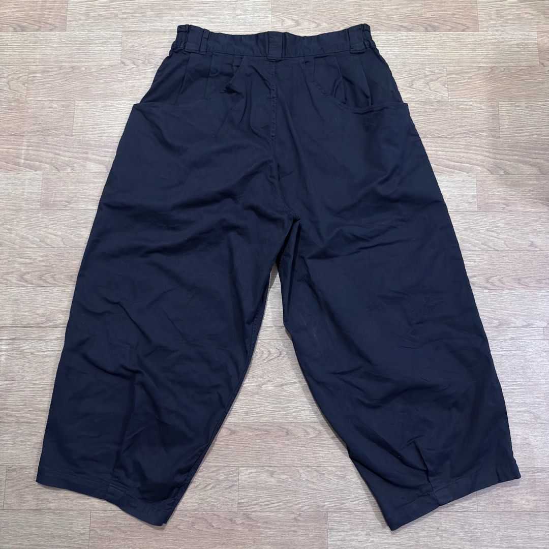 Lakh Wide Pants (Category: Jeans) located in Imus. Submitted by casterhitz (Listing ID 1468932021, Image 2). Description: Large Waist 32-36 Length 42 Leg opening 10 No issue Excellent condition .