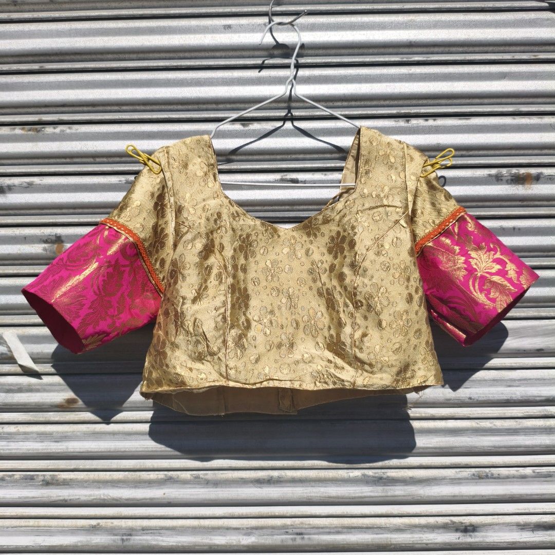 (Large) Jacquard embroidered india made bralette top (Category: Blouses) located in Lucena. Submitted by minryism (Listing ID 1468976537, Image 1). Description: jacquard embroidery bralette indian made top 💃💃 fits large ladies 💪💪fits small men onli: 300 Length: 14 in Width (pit to pit):20 in Shoulder:15 in Sleeves:11 in Arm opening: 9 super qt find made in india super well made may pa hooks sya sa likod along side the gold ropes ang galing!!!