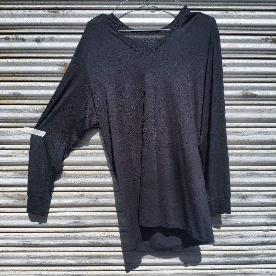 (Large-XL MEN) heattech undergarment top (Category: Coats, Jackets and Outerwear) located in Lucena. Submitted by minryism (Listing ID 1468973693, Image 2). Description: heattech top 💃💃 fits 3xl ladies 💪💪fits large-xl men onli: 300 Length:28 in Width (pit to pit):19-22 in Shoulder:19 in Sleeves:24.5 in Arm opening: 9 can't go wrong with this one classic undergarment 🫶 forda best fit po u can measure ur fav garments to compare if iz a match!!