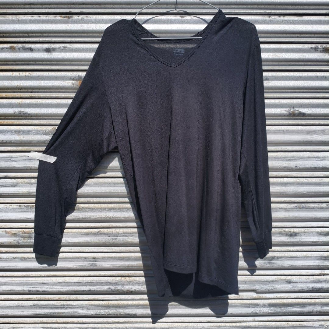 (Large-XL MEN) heattech undergarment top (Category: Coats, Jackets and Outerwear) located in Lucena. Submitted by minryism (Listing ID 1468973693, Image 1). Description: heattech top 💃💃 fits 3xl ladies 💪💪fits large-xl men onli: 300 Length:28 in Width (pit to pit):19-22 in Shoulder:19 in Sleeves:24.5 in Arm opening: 9 can't go wrong with this one classic undergarment 🫶 forda best fit po u can measure ur fav garments to compare if iz a match!!