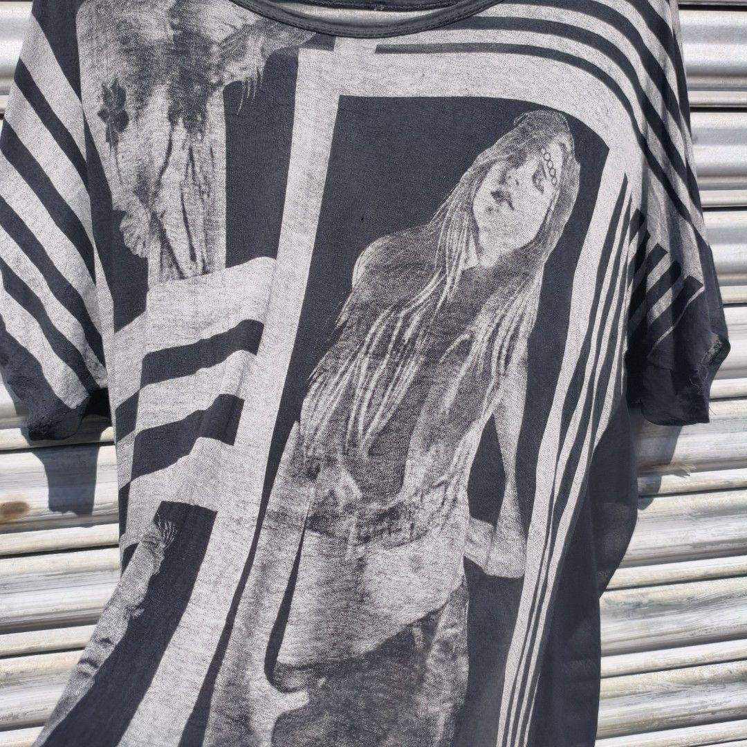 (Large-XL) printed gurl poncho top (Category: Blouses) located in Lucena. Submitted by minryism (Listing ID 1468975190, Image 3). Description: gurli pop wide neck cotton/ chiffon top 💃💃 fits large-xl ladies 💪💪fits medium men onli: 200 Length:24 in Width (pit to pit):22 in Arm opening: 6 I'd style it the shoulder open on the side tas yun lang slippers siguro fight na 🖤🖤🖤🖤🖤 forda best fit po u can measure ur fav garments to compare if iz a