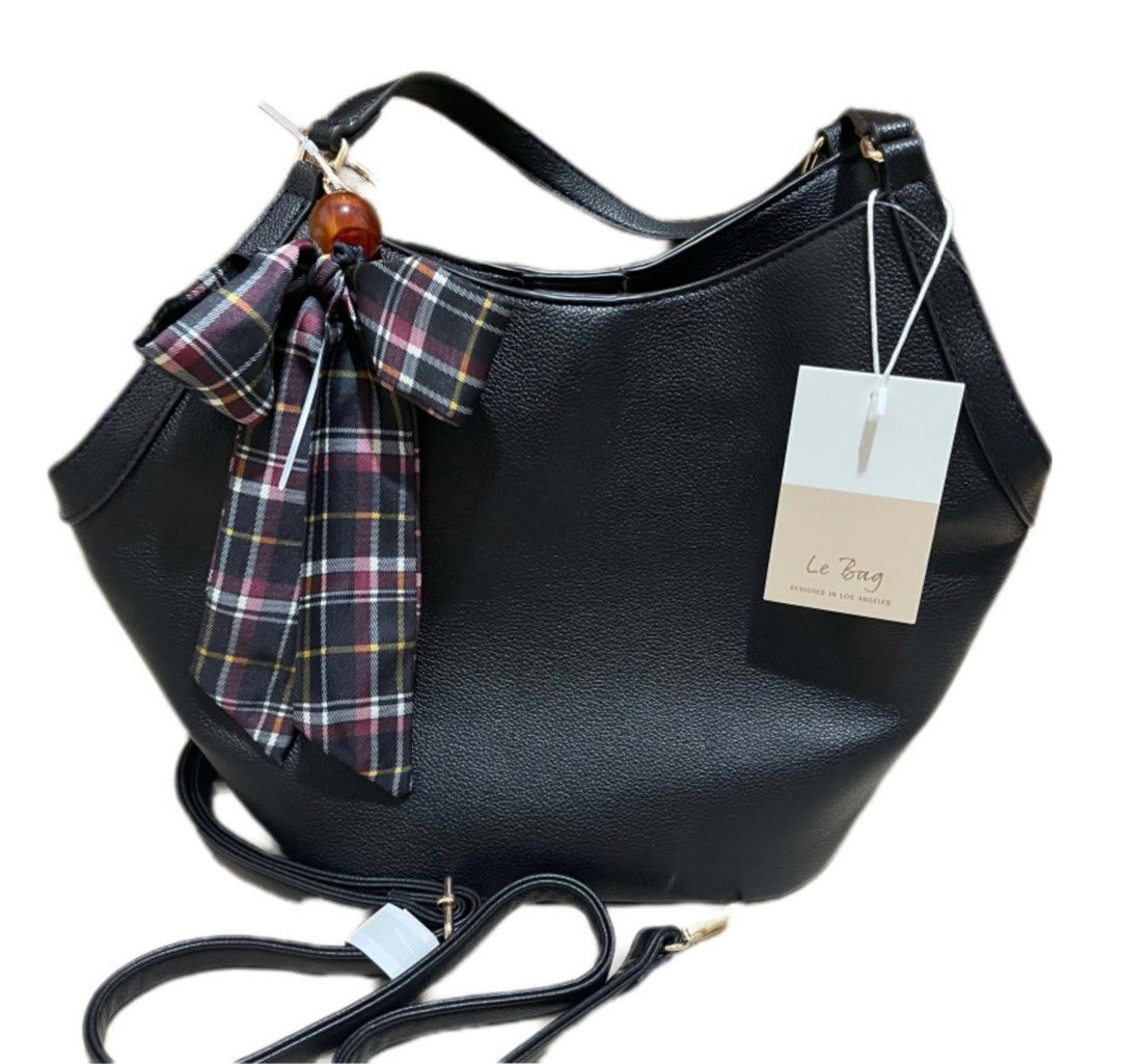 Le Bag shoulder bag (Category: Shoulder Bags) located in Quezon City. Submitted by mackoyusgoods (Listing ID 1469136689, Image 1). Description: .