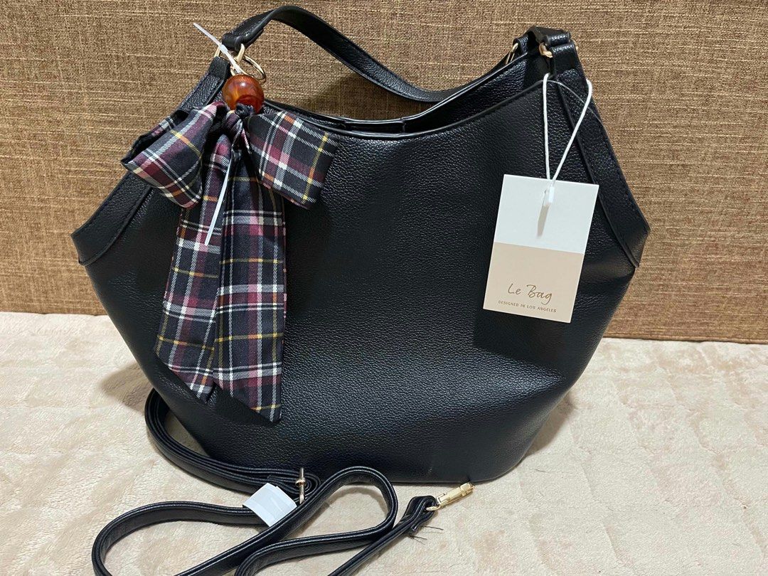 Le Bag shoulder bag (Category: Shoulder Bags) located in Quezon City. Submitted by mackoyusgoods (Listing ID 1469136689, Image 3). Description: .