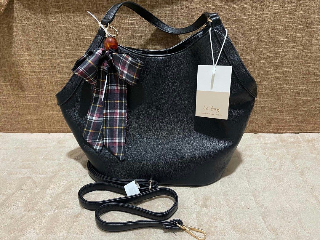 Le Bag shoulder bag (Category: Shoulder Bags) located in Quezon City. Submitted by mackoyusgoods (Listing ID 1469136689, Image 2). Description: .
