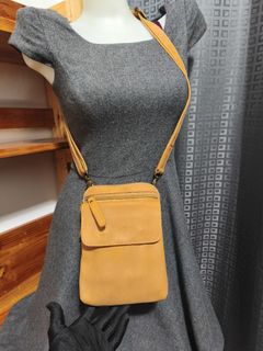 (Category: ) located in . Submitted by queenlyne_vintage_rare_finds (Listing ID 1468942176, Image 1). Description: .