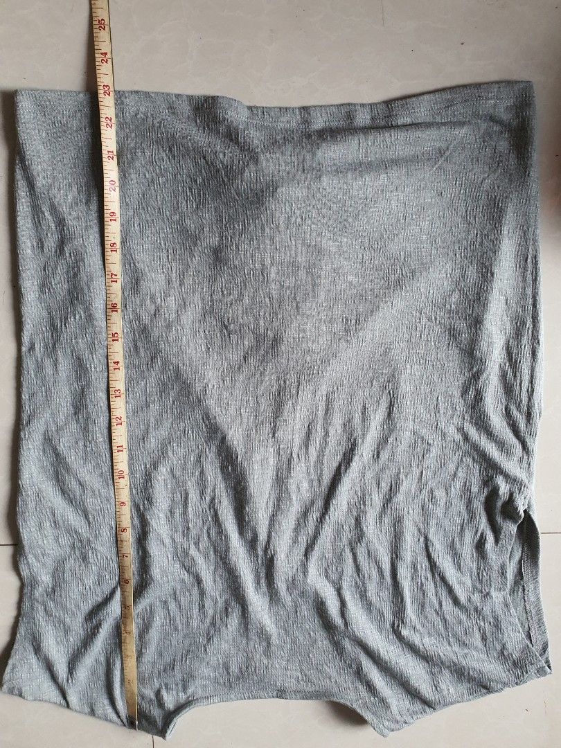 Lee gray blouse (Category: Blouses) located in Meycauayan. Submitted by shoptoown (Listing ID 1468941727, Image 3). Description: .