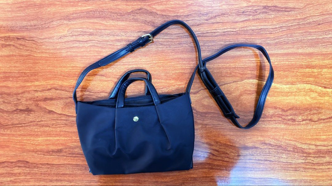 Legato Largo (Category: Cross-body Bags) located in Manila. Submitted by emxsi_ (Listing ID 1469010721, Image 1). Description: Legato Largo mini sling.