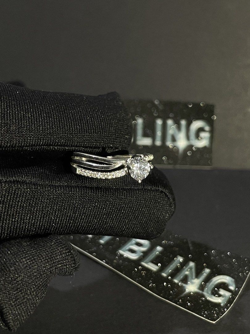Legit 925 Silver Italy Ladies Ring (Category: Rings) located in Mandaluyong City. Submitted by vastwhale-06ee (Listing ID 1469153166, Image 3). Description: Brand new ladies ring With Free paper bag, case & ustickers Legit 925 silver italy with zirconia stone .