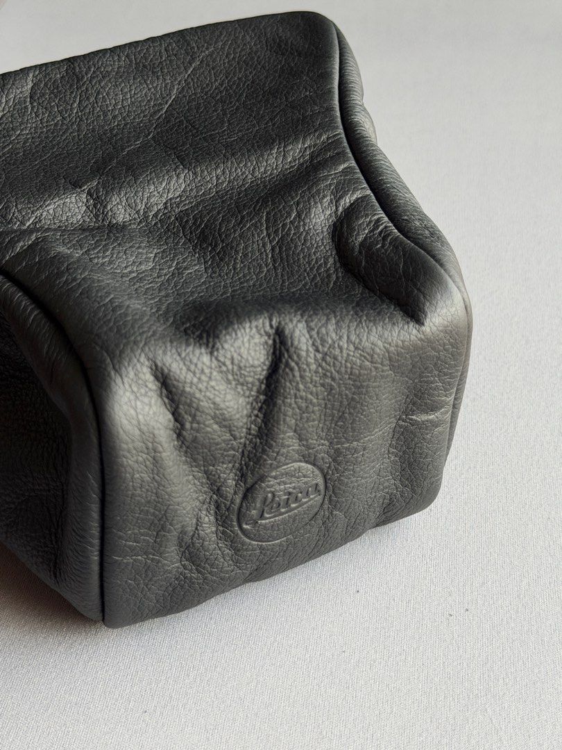 Leica Leather Camera Case Pouch (Category: Camera Bags & Carriers) located in Quezon City. Submitted by closetreset_club (Listing ID 1468991046, Image 1). Description: - Lightly hserd - Fits Leica Q2 .