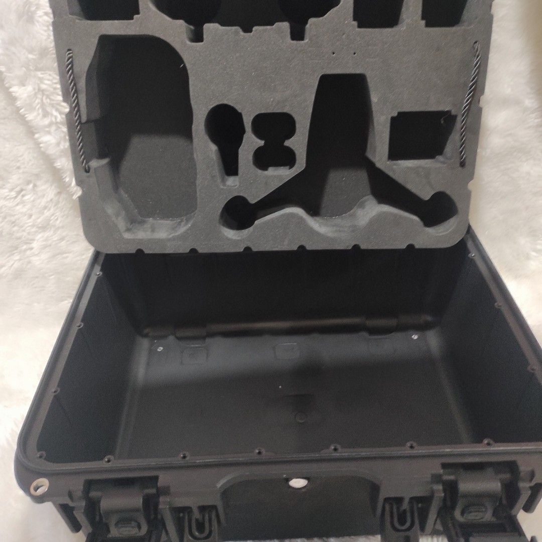 Lekufee Waterproof Hard Case Only for Drone/Camera (Category: Drones) located in Cainta. Submitted by fukunekojapansurplus (Listing ID 1469031908, Image 3). Description: Lekufee Waterproof Hard Case 1000 pesos For storing and protecting drone equipment and camera gear. *Some scratches ✨A quick Yes or No after inquiry is appreciated ✨ 📍 Mayfield Park Residences Felix Ave Cainta 🛵SF c/o Buyer via Lalamove/JNT/LBC 💰 MOP: GCash Our finds are a mix