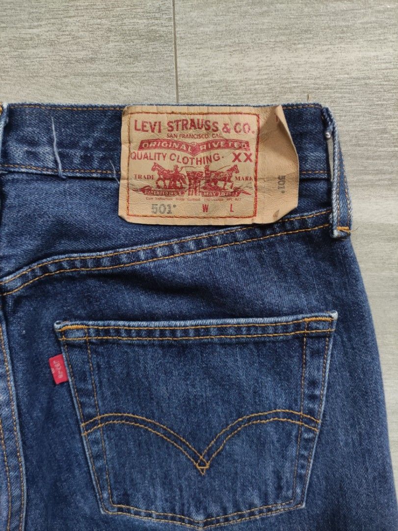 Levis 2000's 501 Straight Leg Jeans (Category: Jeans) located in Calamba. Submitted by alorbis96758 (Listing ID 1468972252, Image 3). Description: Waistline : 29~ 30" Length : 43" Hem / Leg hole : 8" Flaws : ❌.