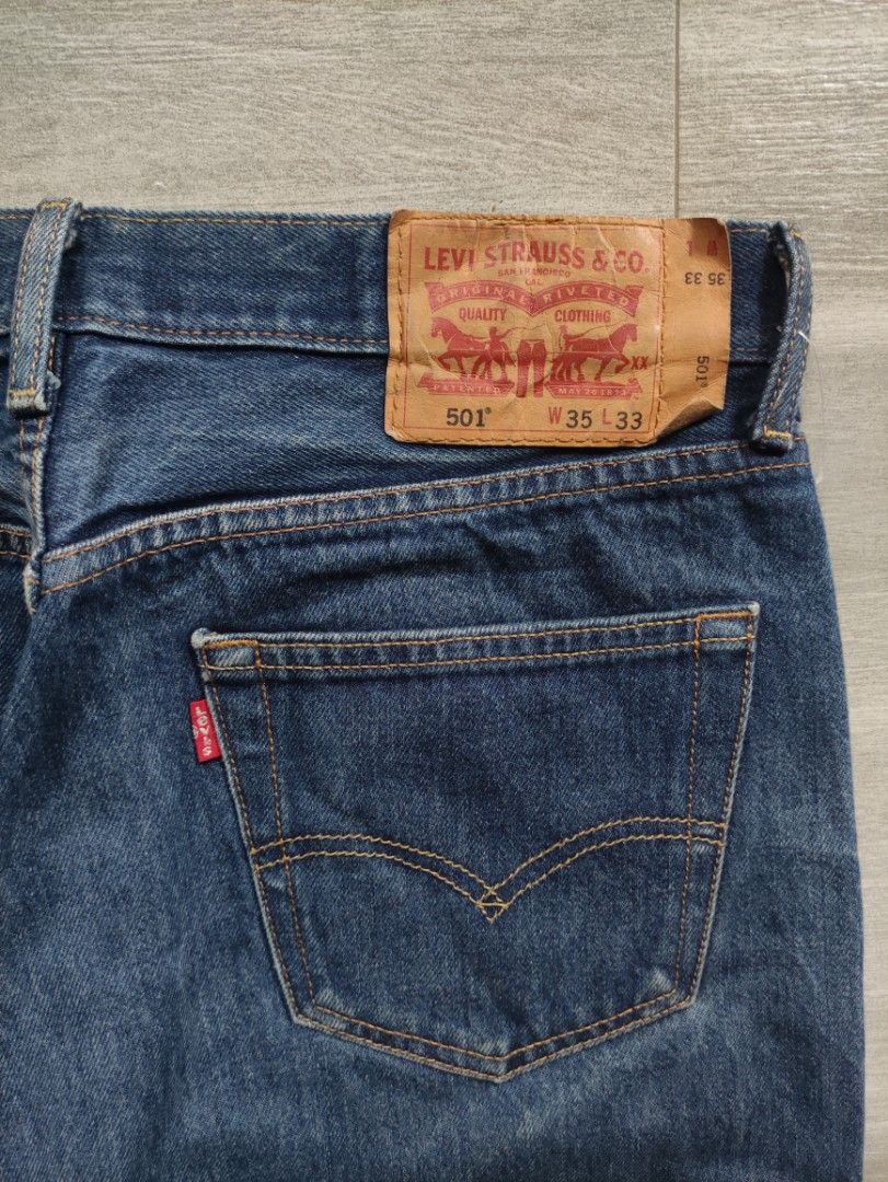 Levis 501 Jeans (Category: Jeans) located in Calamba. Submitted by alorbis96758 (Listing ID 1468970594, Image 3). Description: Waistline : 34 ~ 35" Length : 41" Hem / Leg hole : 8" Flaws : ❌.