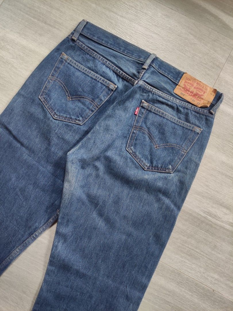 Levis 501 Jeans (Category: Jeans) located in Calamba. Submitted by alorbis96758 (Listing ID 1468970594, Image 2). Description: Waistline : 34 ~ 35" Length : 41" Hem / Leg hole : 8" Flaws : ❌.
