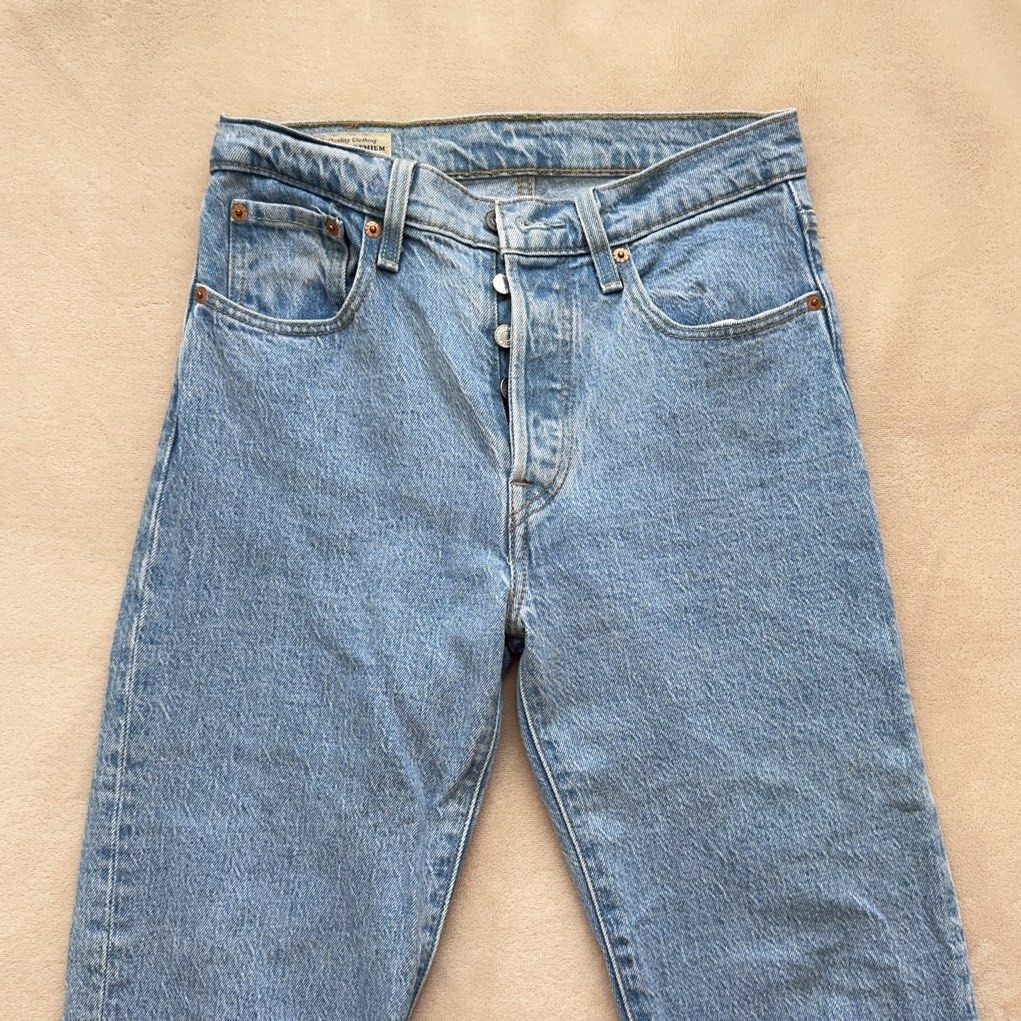 Levi's 501 Original (Category: Jeans) located in Tabaco. Submitted by jencb11 (Listing ID 1468948468, Image 2). Description: - Levi's 501 Auth - High-rise, regular straight leg - Light wash denim - Size: W25 L30 - used twice only.