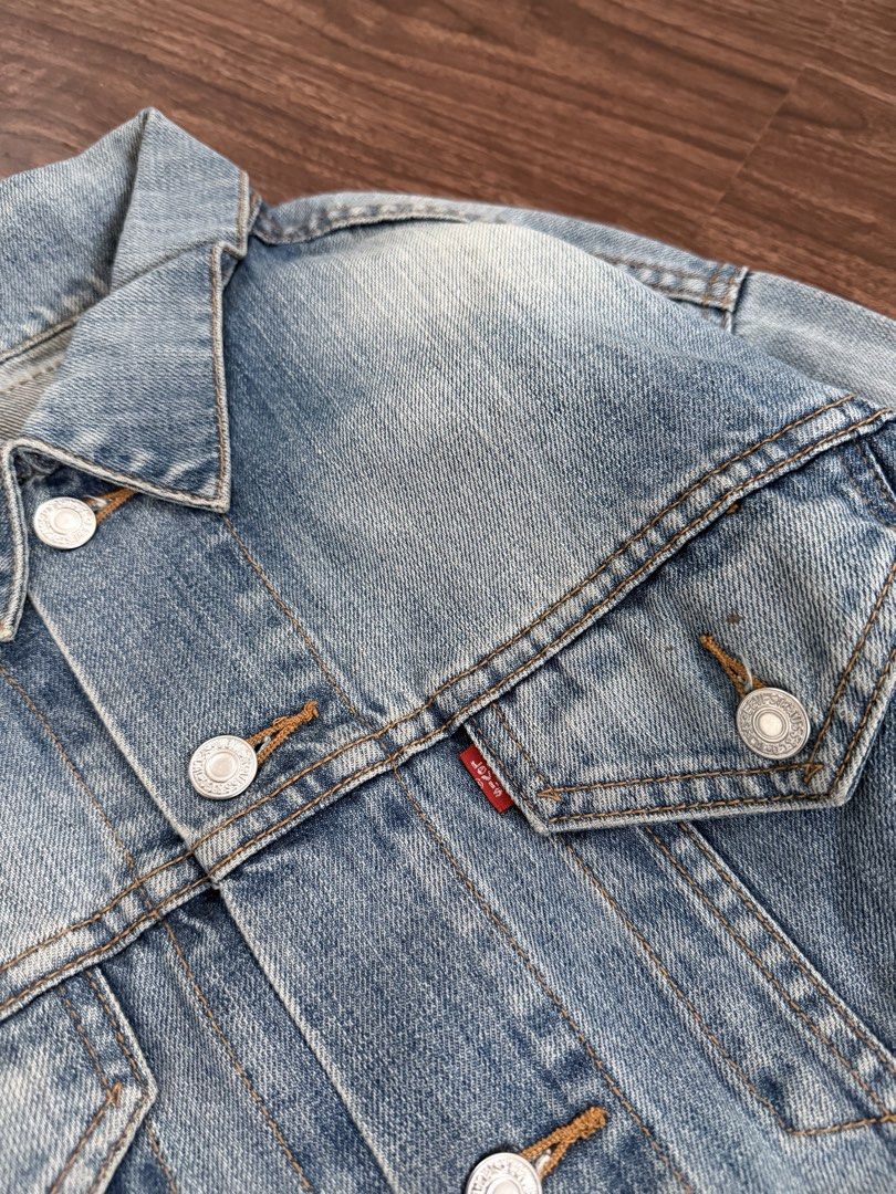 Levi’s - Vintage Levi’s Type 3 Denim Jacket (Category: Coats, Jackets and Outerwear) located in Taguig. Submitted by shhhhselection (Listing ID 1469090315, Image 3). Description: “Vintage Levi’s Type 3 Denim Jacket” Authentic Width - 21” Length - 26” Excellent Condition No Issue 1998 Pesos Only!.
