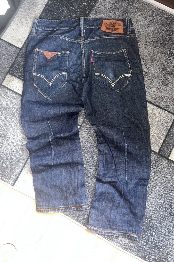 Levi's Copper Dark Wash Denim Jeans (Category: Jeans) located in Sablan. Submitted by mrcglnn (Listing ID 1468935862, Image 2). Description: Levi's Copper 36w 37l .