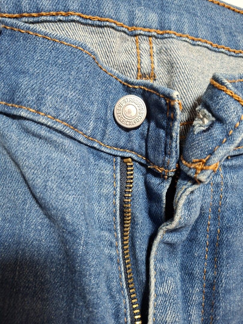 Levi's Denim Jeans 34w (Category: Jeans) located in Baguio. Submitted by restyrille77846 (Listing ID 1468981054, Image 2). Description: - Brand: Levi's - Wash: Classic Blue - Fit: Mid-rise with standard button closure and zippered fly - Design: Classic five-pocket styling with contrast stitching - Condition: Excellent everyday staple piece.