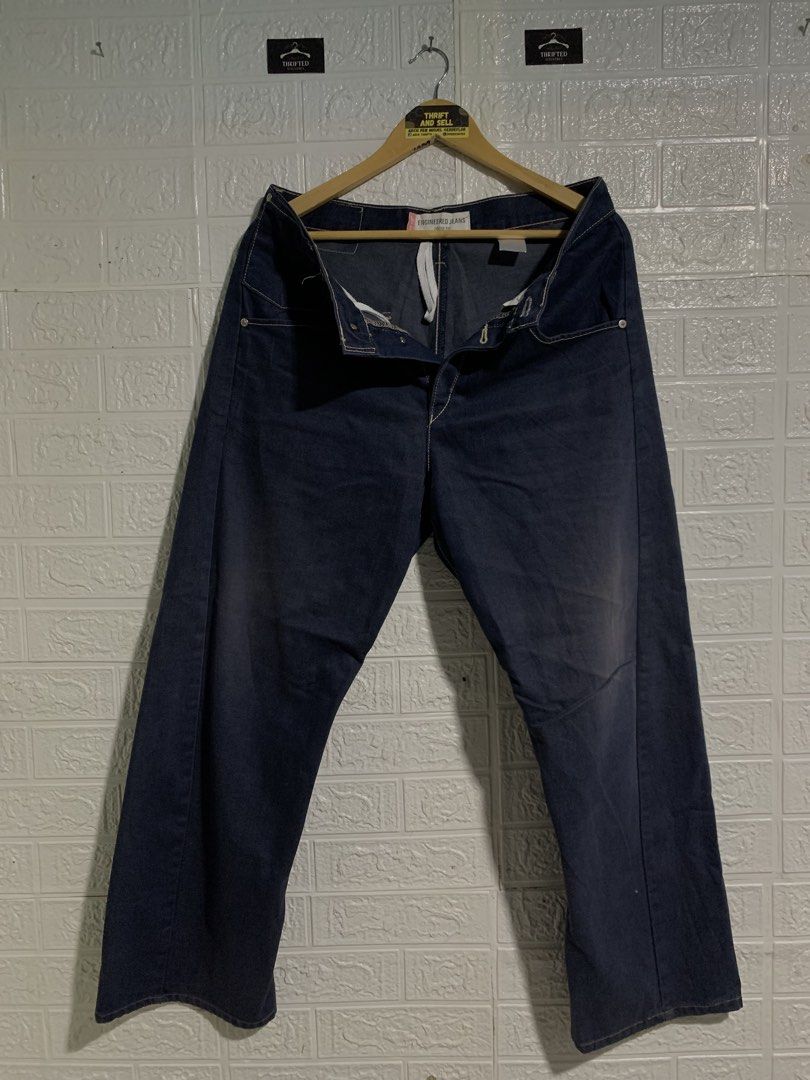 LEVI’S ENGINEERED PANTS LOOSE FIT (Category: Jeans) located in Hinatuan. Submitted by zenfire-36e0 (Listing ID 1469158280, Image 3). Description: excellent condition di ko knows if issue ba yung sa knee nya kase pantay naman e, ikaw nalang humusga.