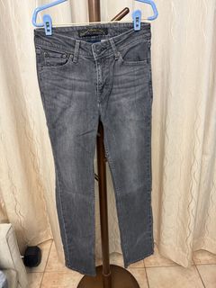 Levi's 312 Shaping Slim Jeans, Women's Fashion, Bottoms, Jeans ...